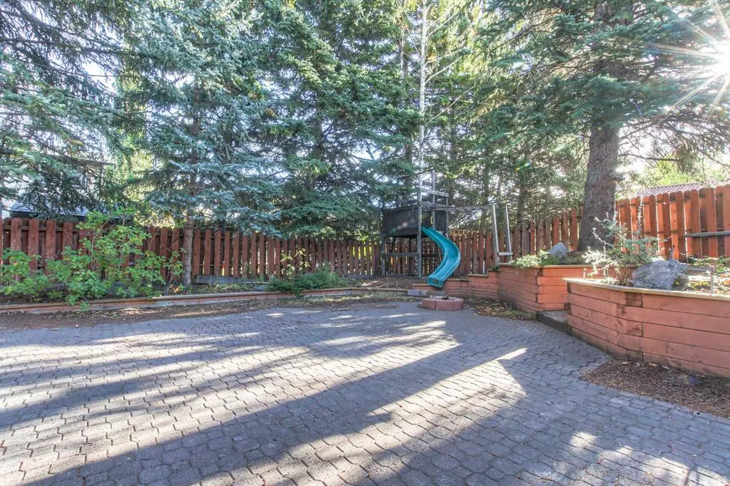 511 Cedarille Crescent SW