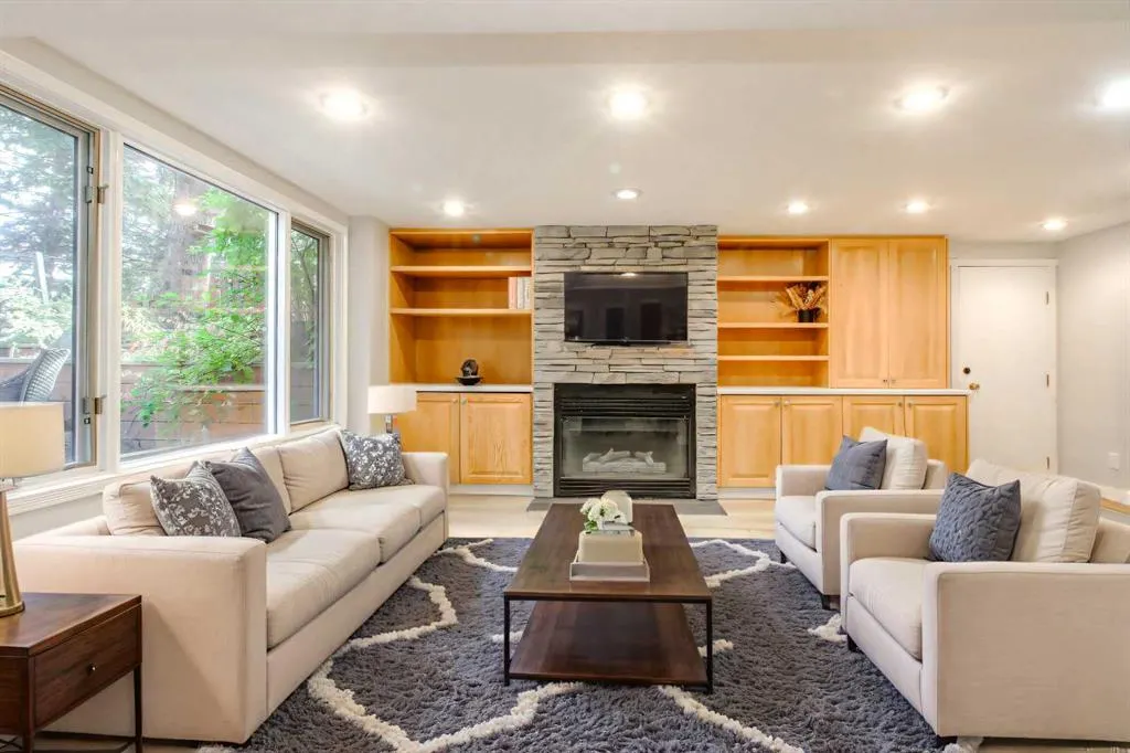 511 Cedarille Crescent SW