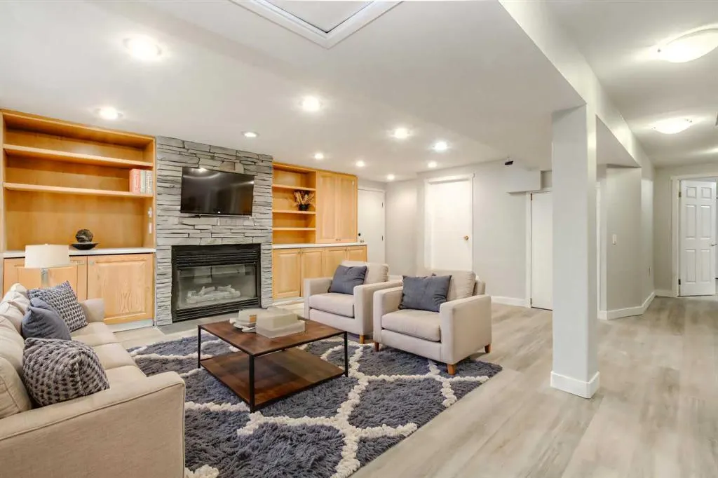 511 Cedarille Crescent SW
