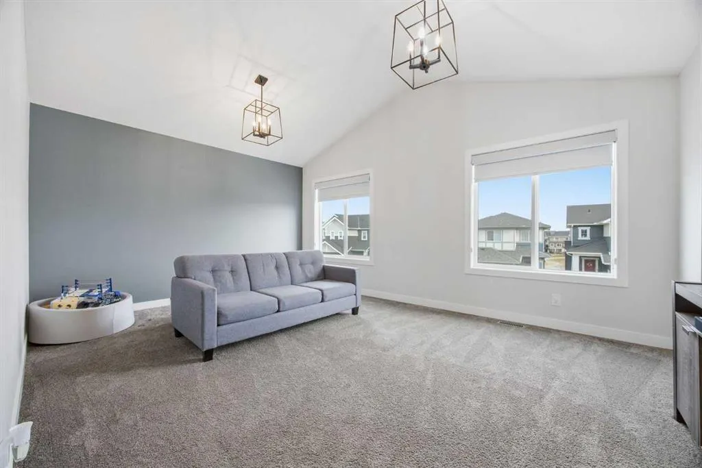 520 Kingsmere Way SE