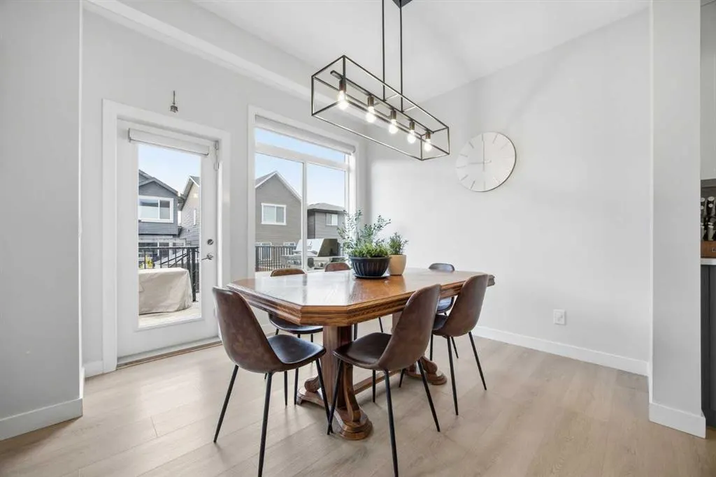 520 Kingsmere Way SE