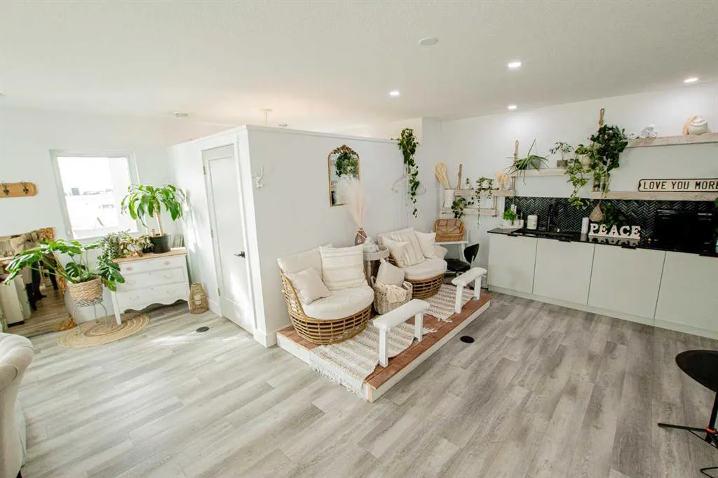 11706 104 Avenue, #201/203