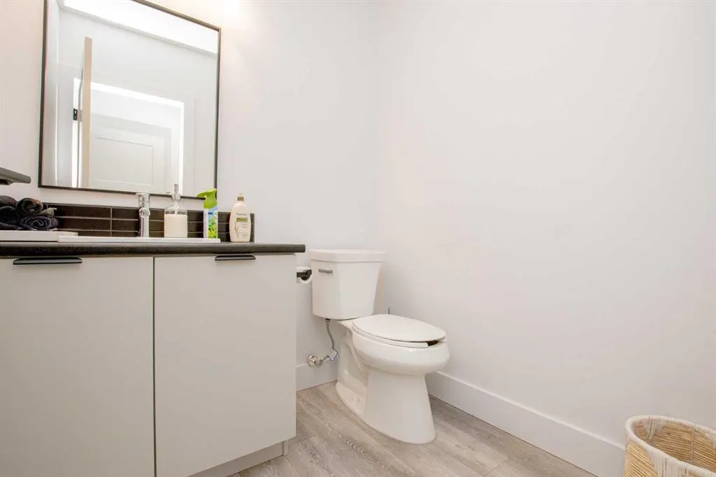 11706 104 Avenue, #201/203