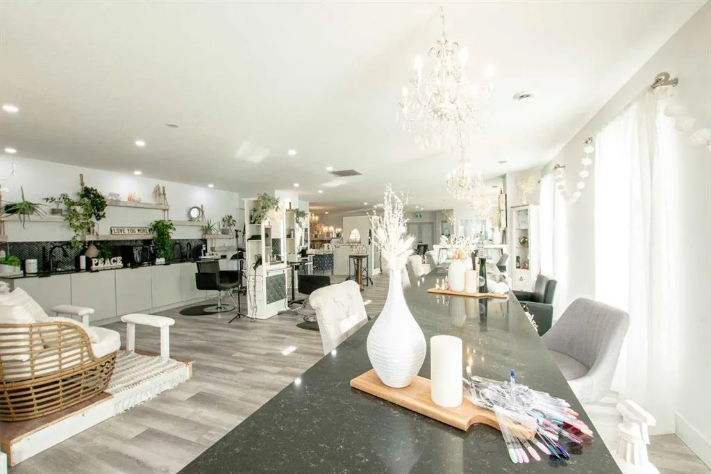 11706 104 Avenue, #201/203