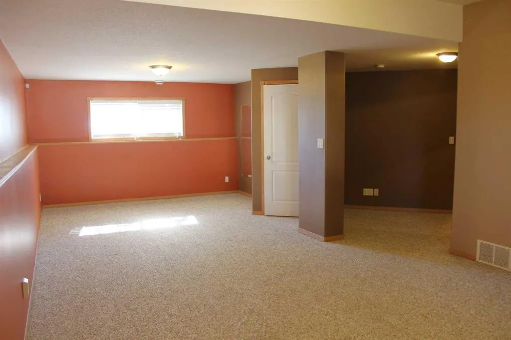 36 Meadowbrook Court