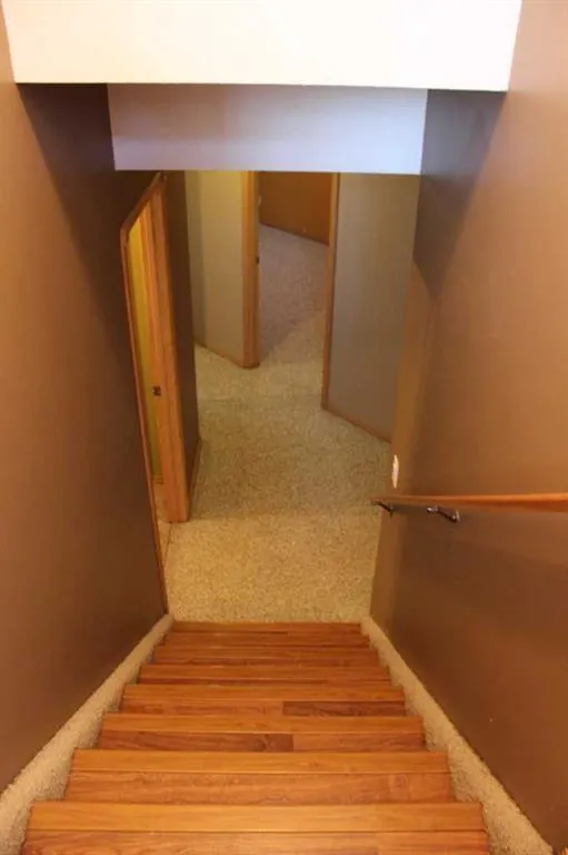 36 Meadowbrook Court