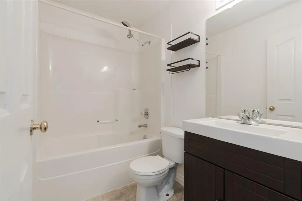 169 St. Laurent Way