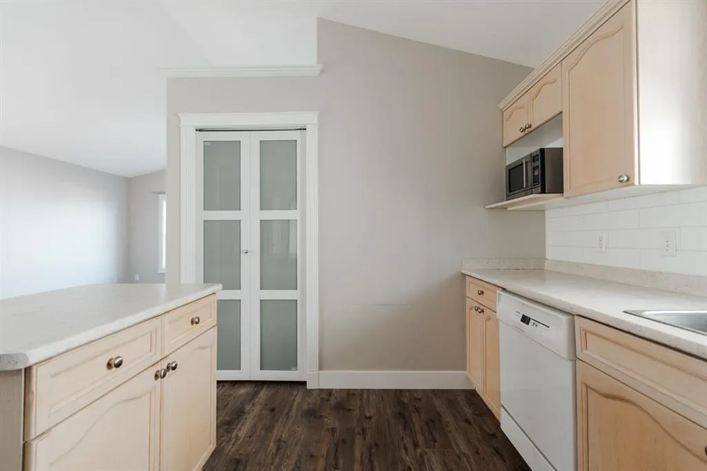 169 St. Laurent Way