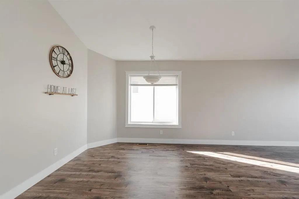 169 St. Laurent Way