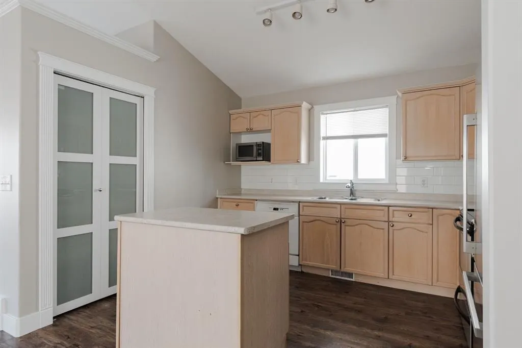 169 St. Laurent Way