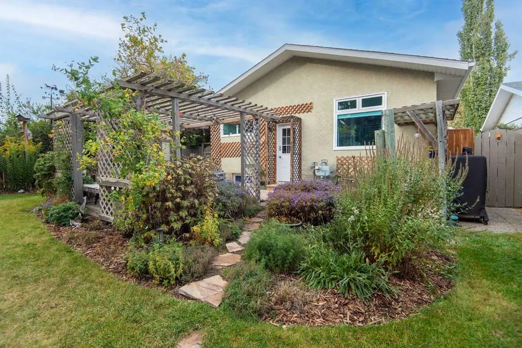 99 Pearson Crescent