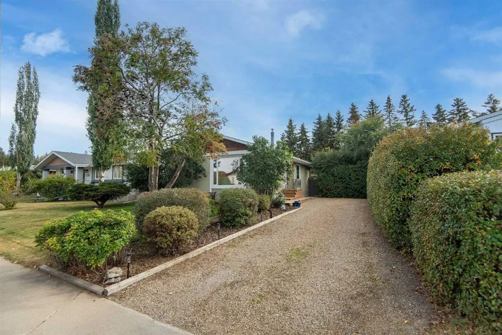 99 Pearson Crescent