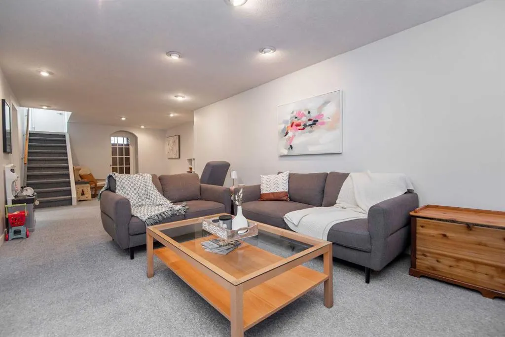 99 Pearson Crescent