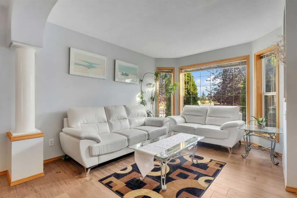 185 West Lakeview Drive