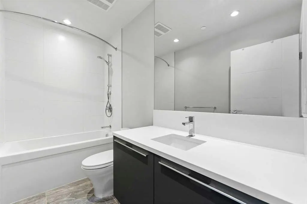 530 3 Street SE, #404