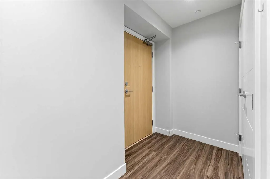 530 3 Street SE, #404