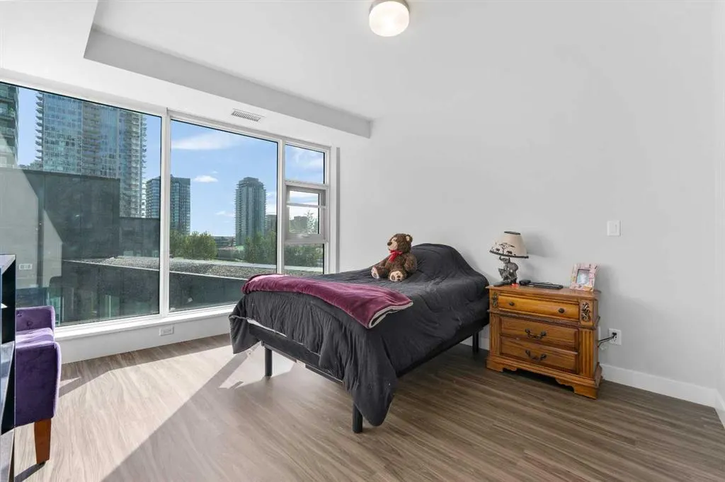 530 3 Street SE, #404