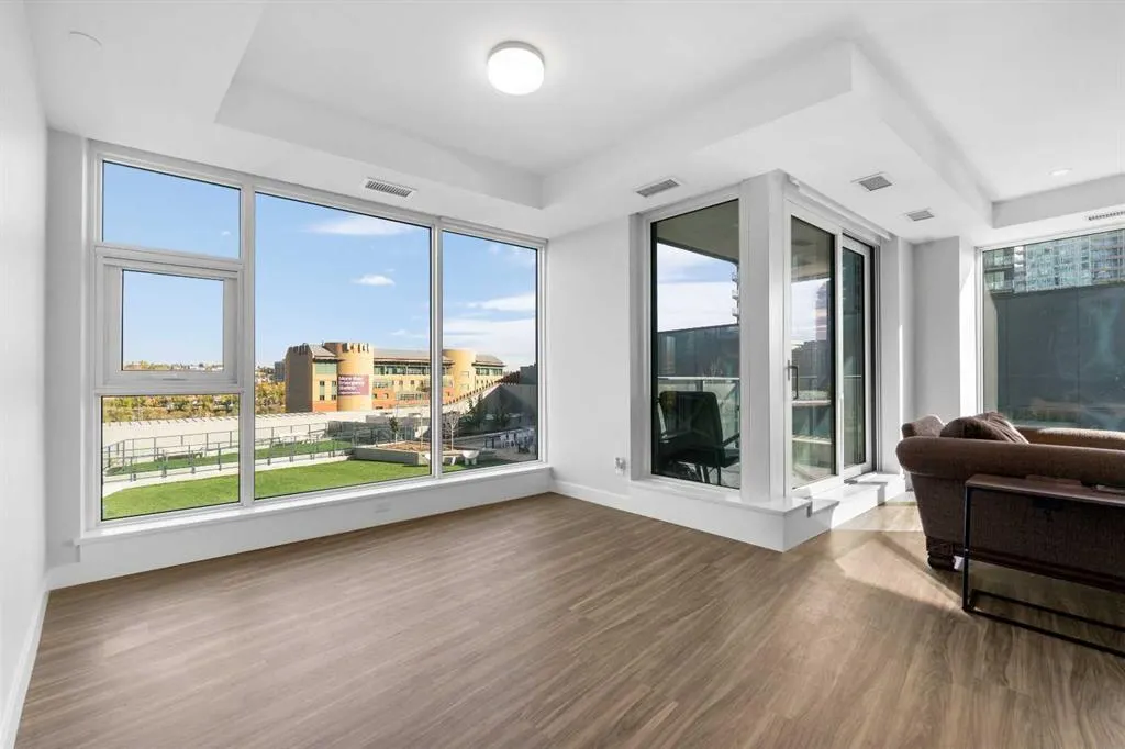 530 3 Street SE, #404
