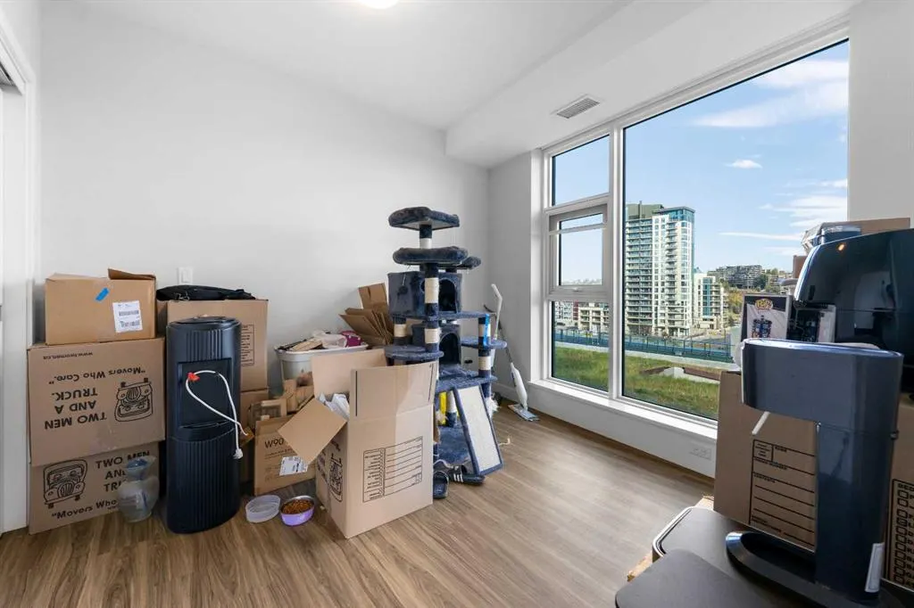 530 3 Street SE, #404