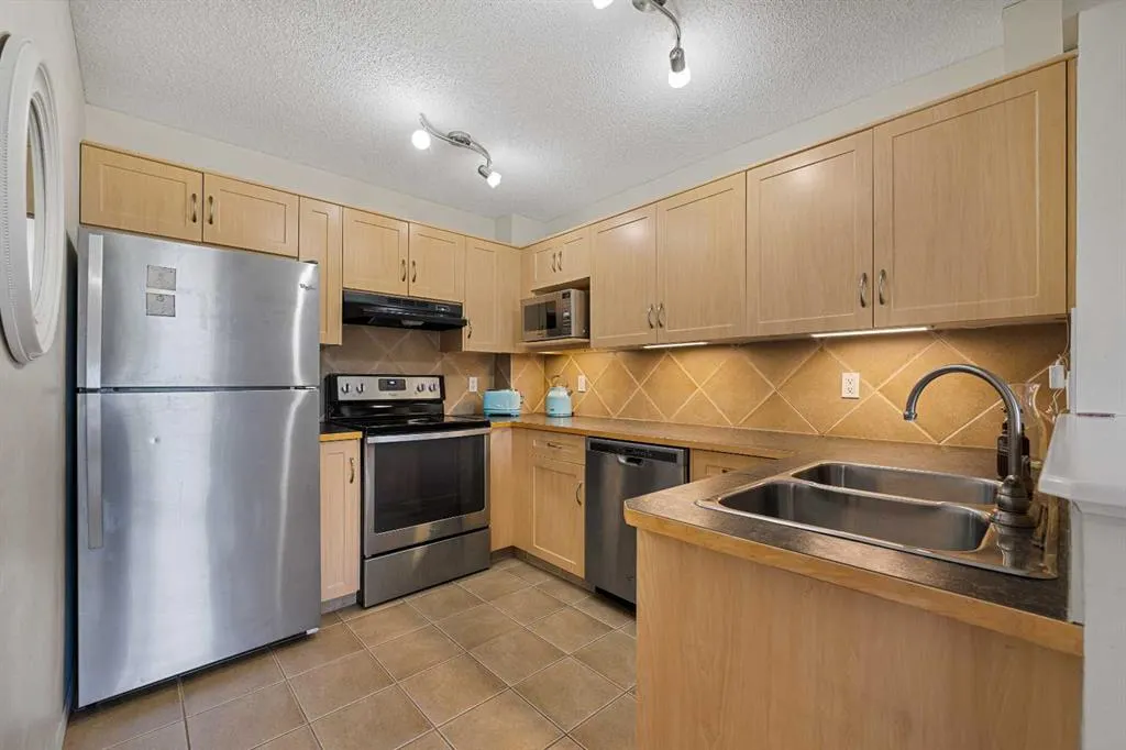 205 Bayside Point SW