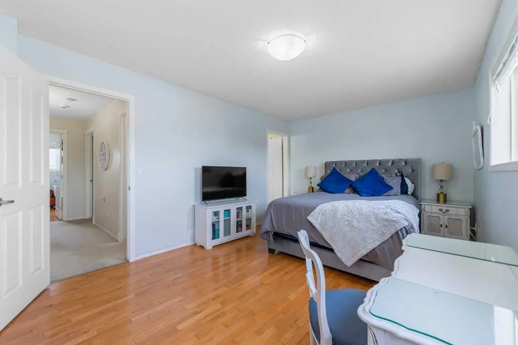 205 Bayside Point SW