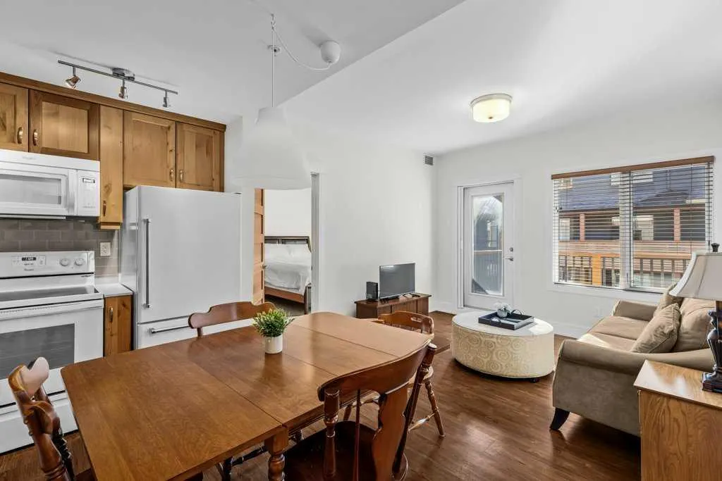 808 Spring Creek Drive, #329