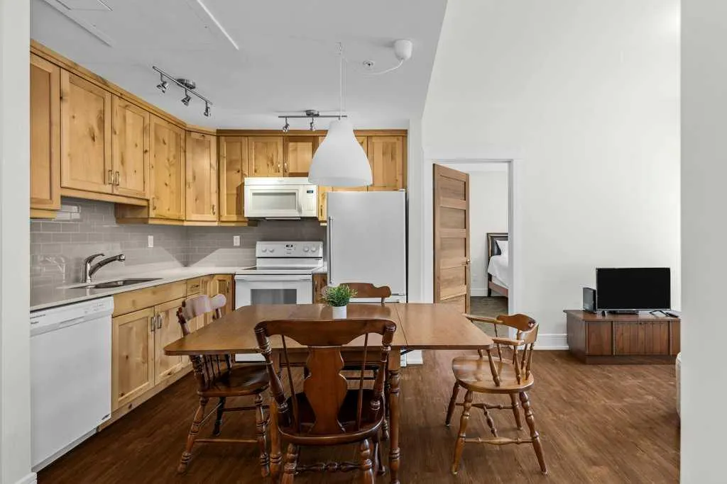 808 Spring Creek Drive, #329