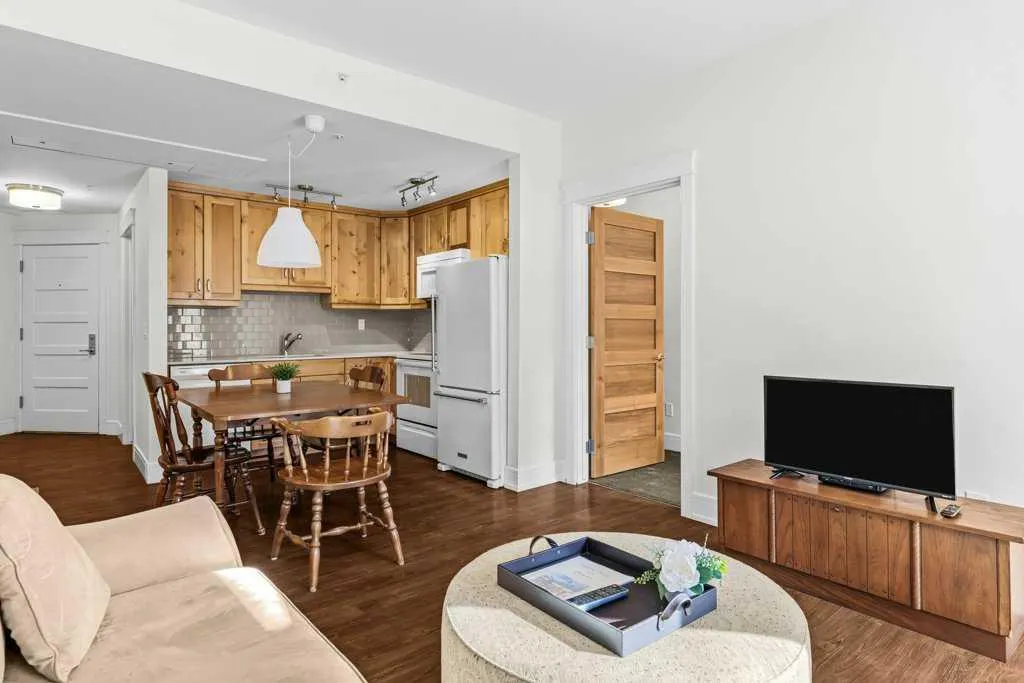 808 Spring Creek Drive, #329