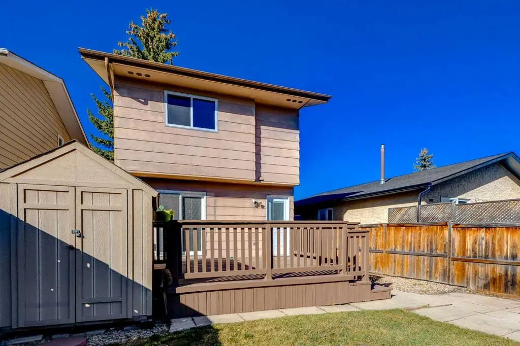 17 Sunvale Crescent SE