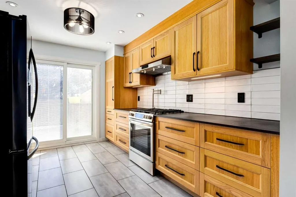 17 Sunvale Crescent SE