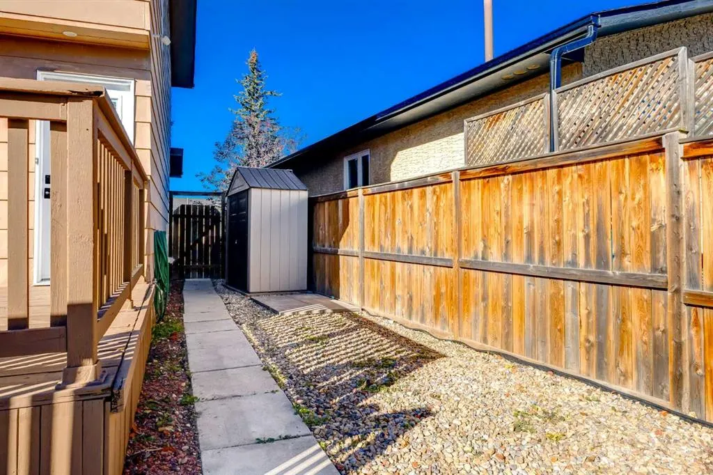 17 Sunvale Crescent SE