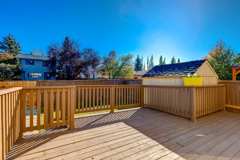 17 Sunvale Crescent SE