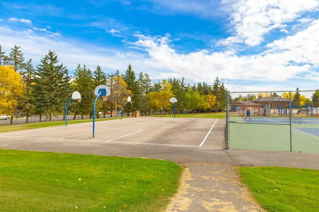 17 Sunvale Crescent SE