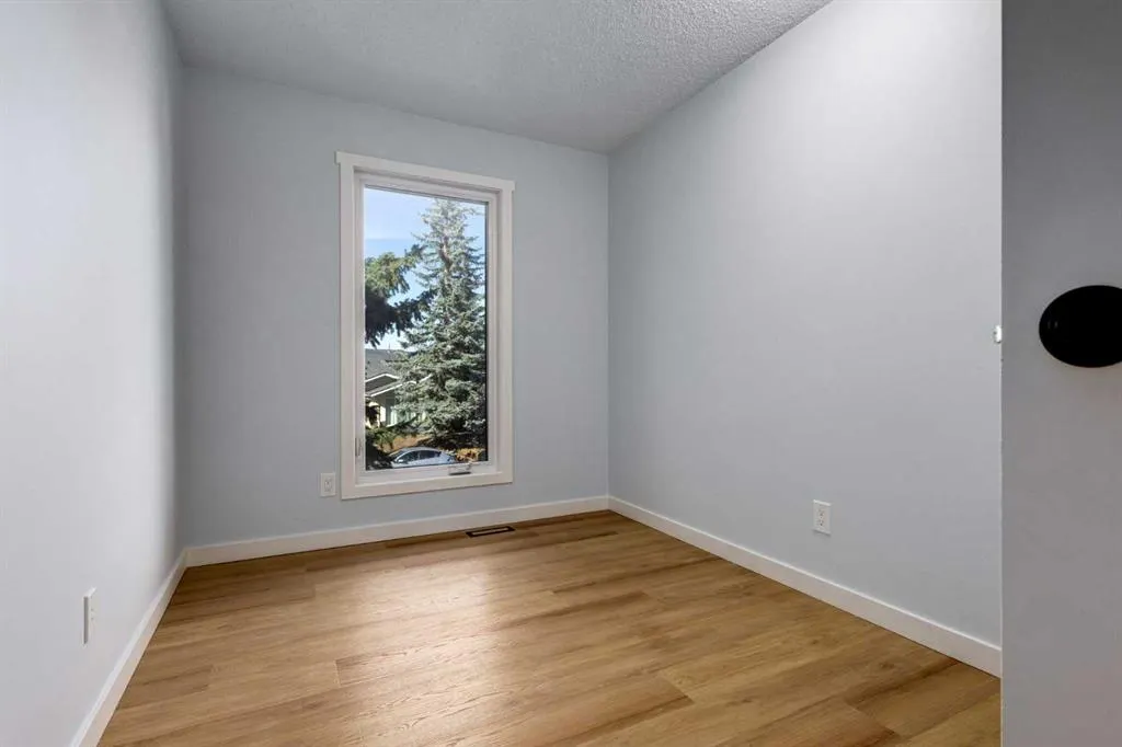 17 Sunvale Crescent SE