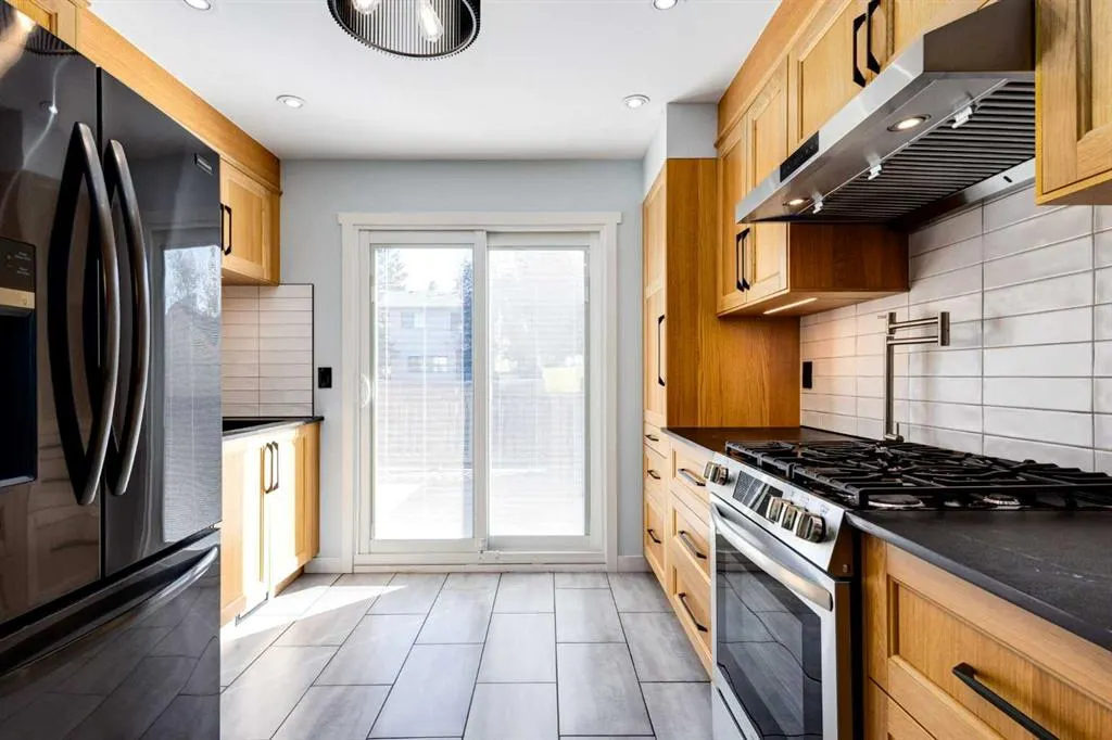17 Sunvale Crescent SE