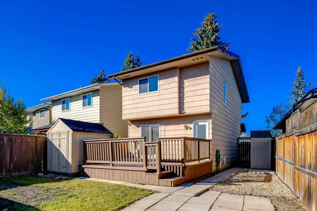 17 Sunvale Crescent SE