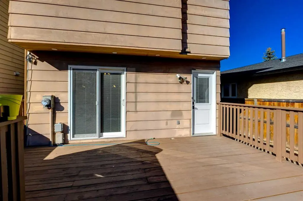 17 Sunvale Crescent SE