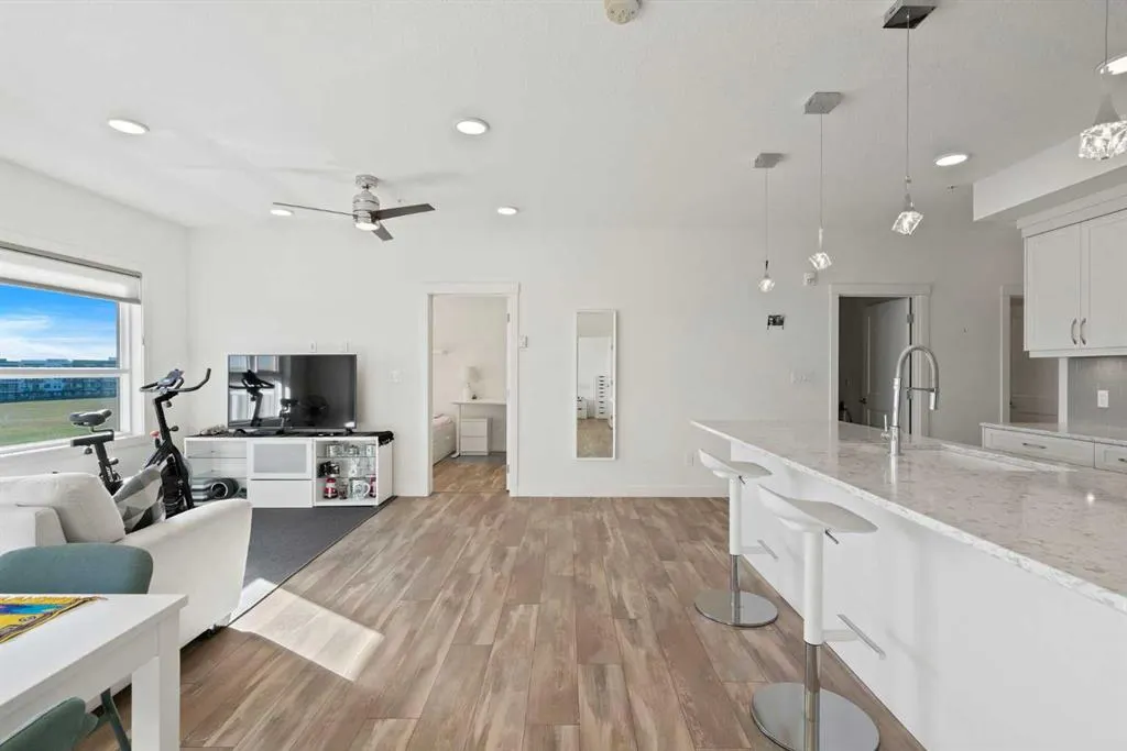 20 Seton Park SE, #332