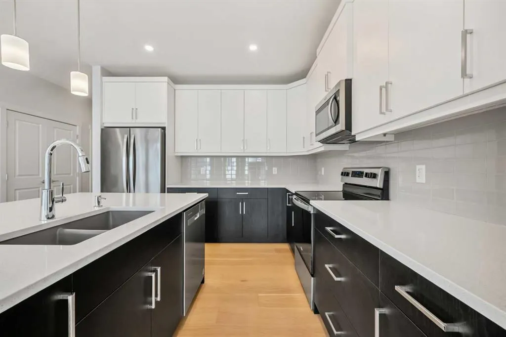 72 Amblefield Grove NW