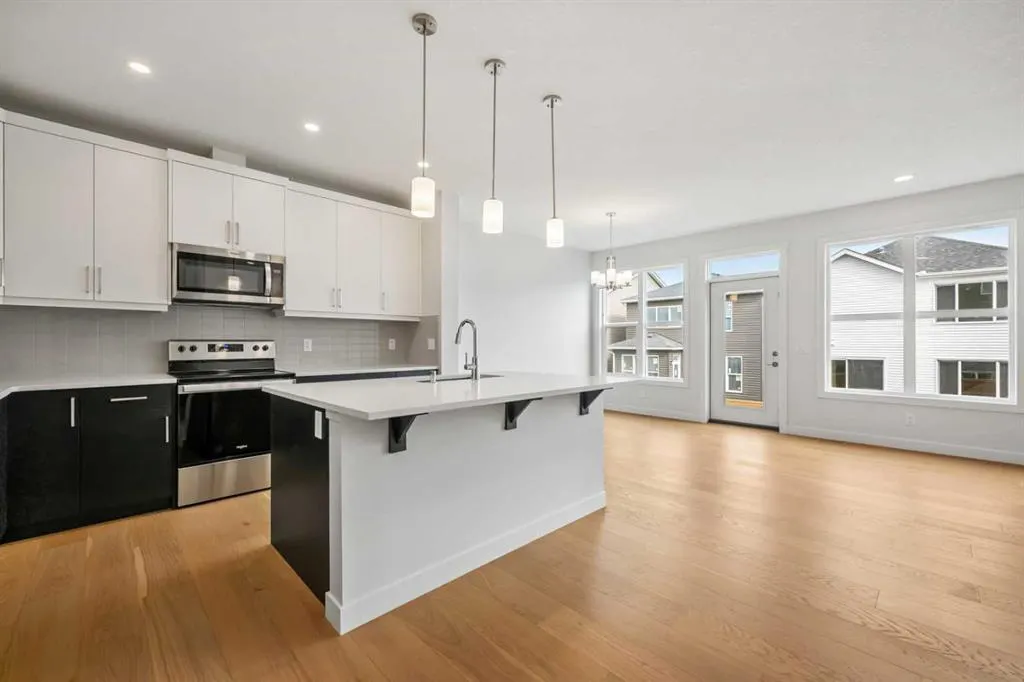 72 Amblefield Grove NW