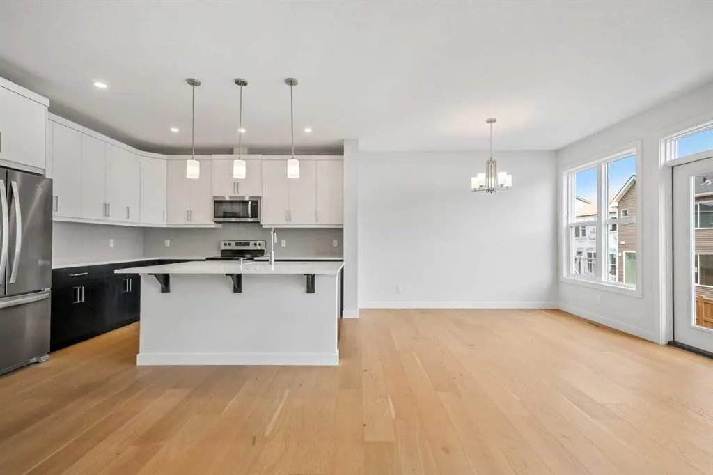 72 Amblefield Grove NW