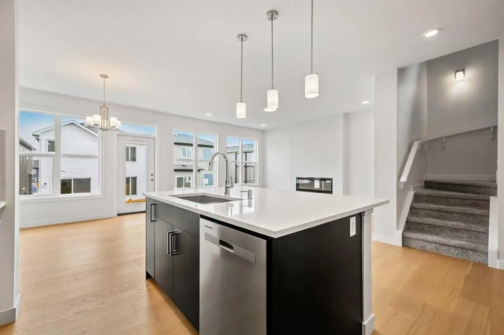 72 Amblefield Grove NW