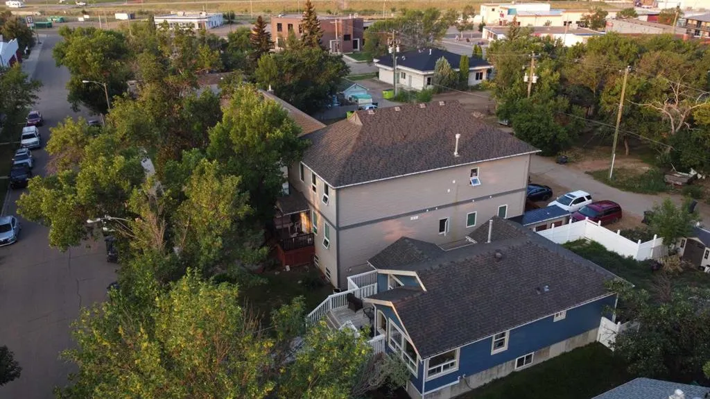 333 2 Street E