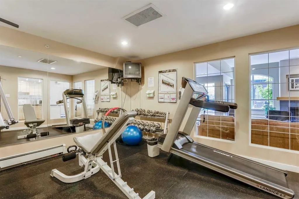 22 Richard Place SW, #433