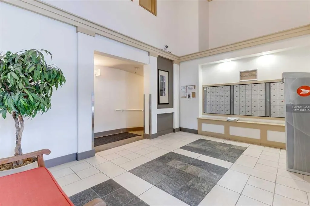 22 Richard Place SW, #433