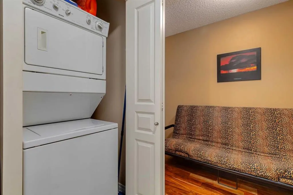 22 Richard Place SW, #433