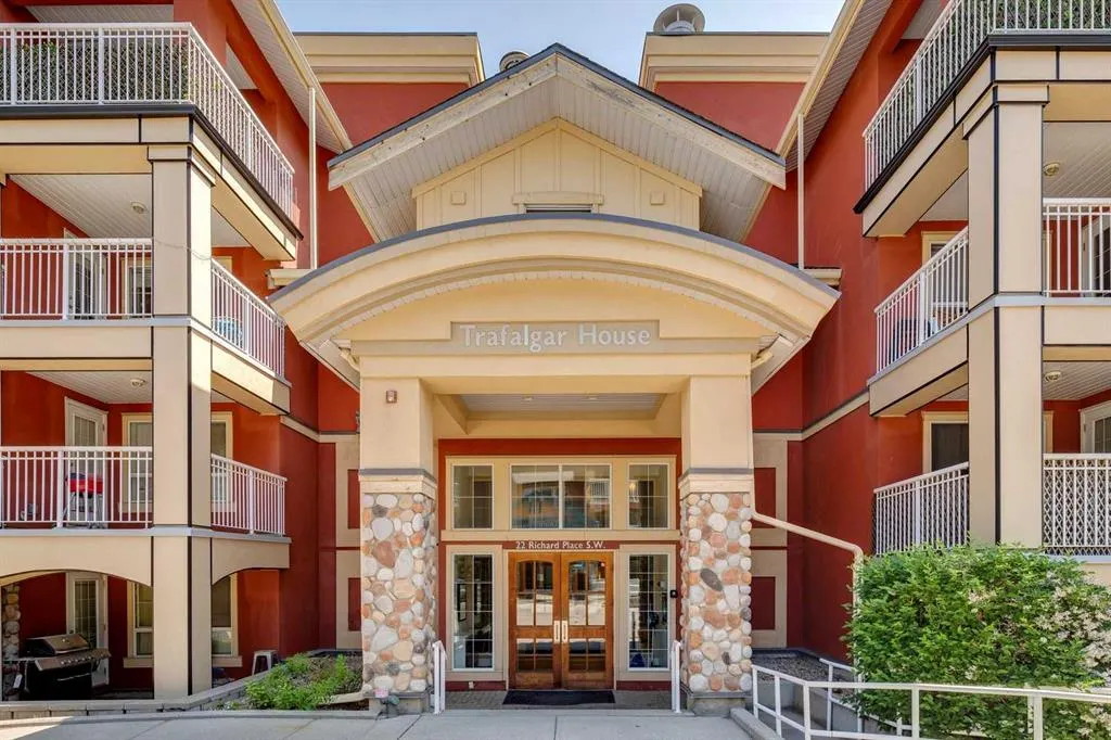 22 Richard Place SW, #433