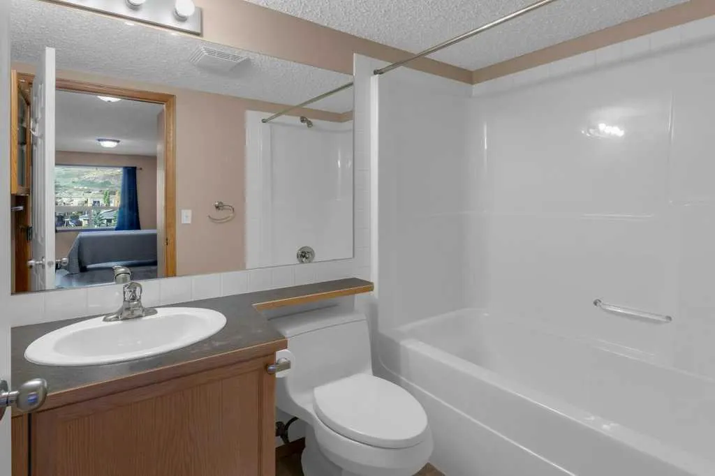 128 Centre Avenue, #304