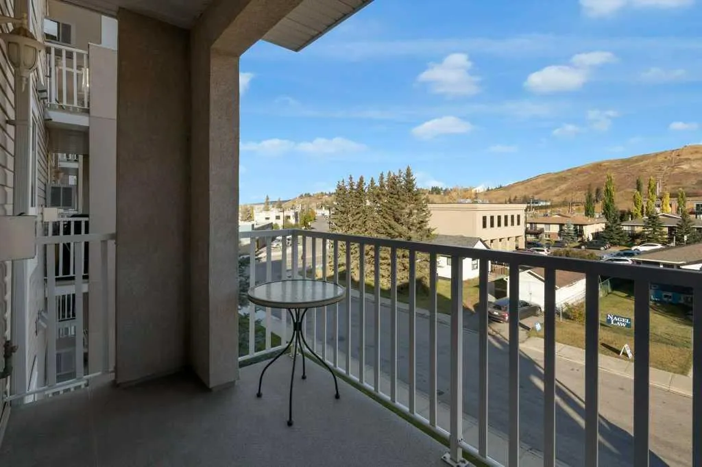 128 Centre Avenue, #304