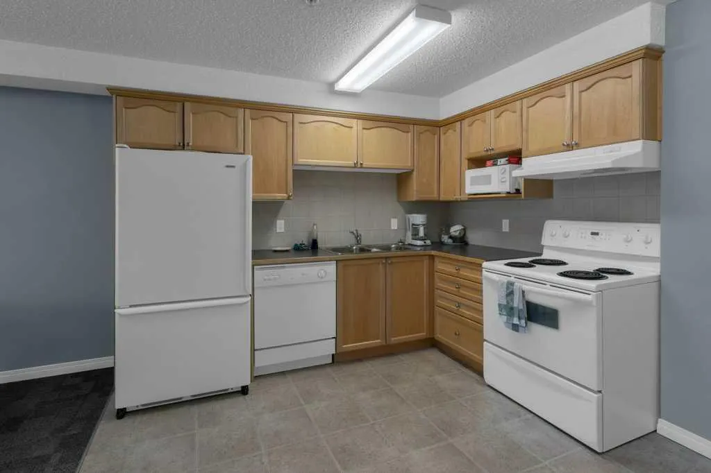 128 Centre Avenue, #304